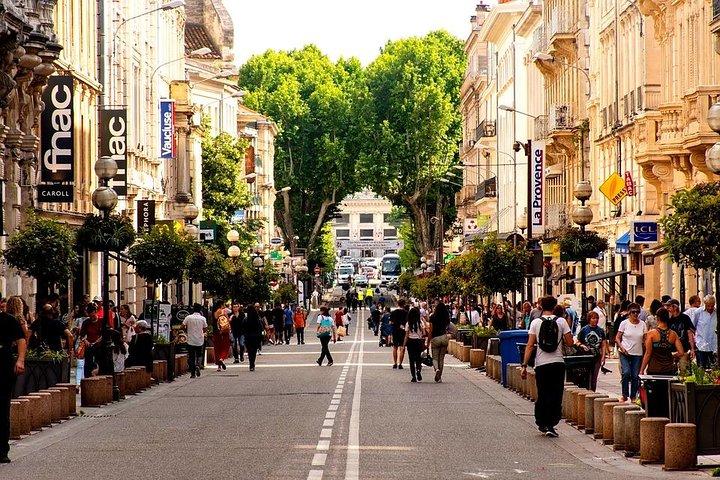 Private transfer by car: Marseille airport from or to Avignon