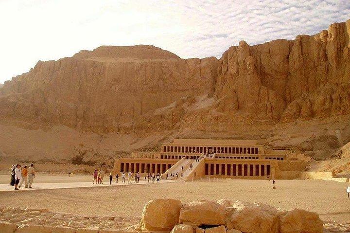 From Hurghada: Day Trip to visit Luxor and Valley of the Kings