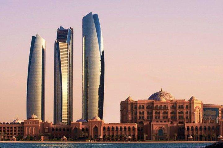 Full-Day Abu Dhabi City Tour with Royal Palace & Mosque Visit
