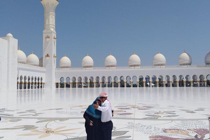 Private Abu Dhabi 8 hours Tour with Professional Driver