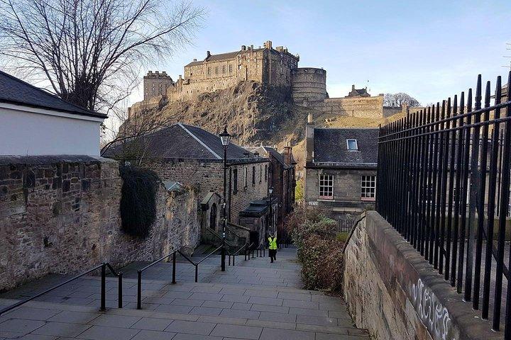 Edinburgh: History Lovers Old Town Walking Tour