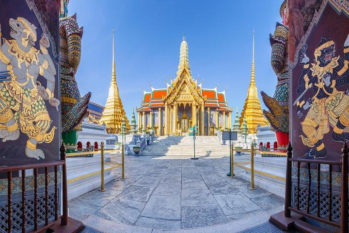 Morning in Tuk-tuk to discover Bangkok with your English-speaking guide