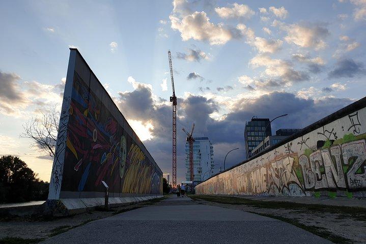 Cold War and Berlin Wall Tour in Italian