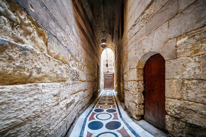 Day Trip To Egyptian Museum, Old Cairo & Bazaar