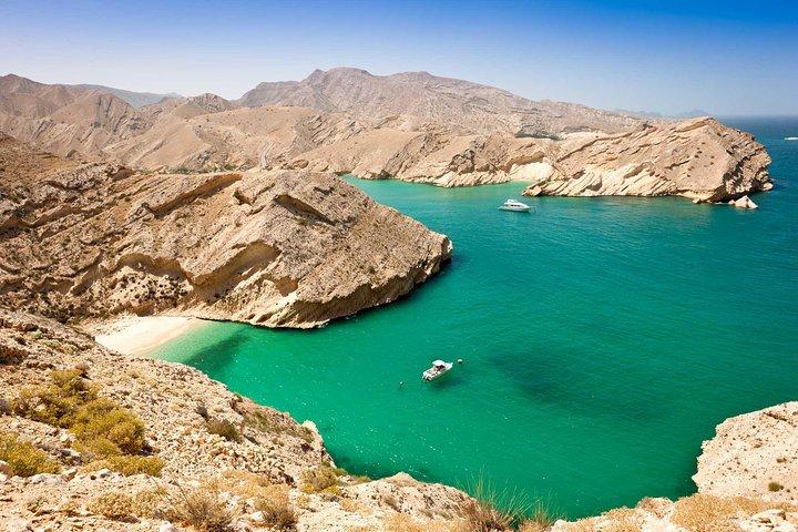 Omani dhow:Coastal and Sunset Cruise