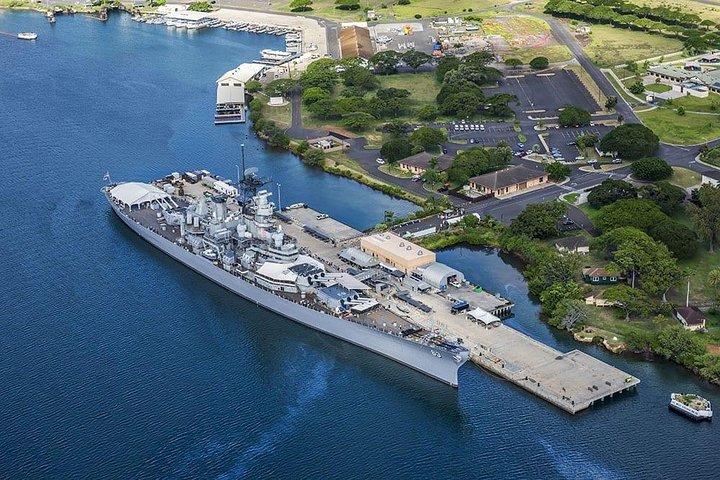 Pearl Harbor, National Memorial Cemetery and Honolulu City Tour