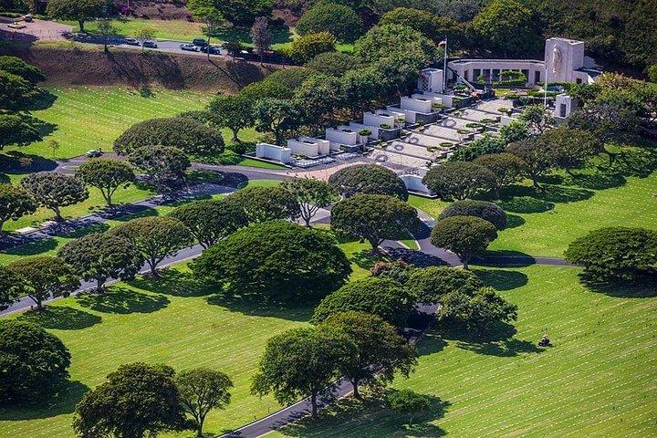 Pearl Harbor, National Memorial Cemetery and Honolulu City Tour