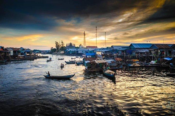 Floating Village Group Tour Include Boat Ticket+Car+Tour Guide