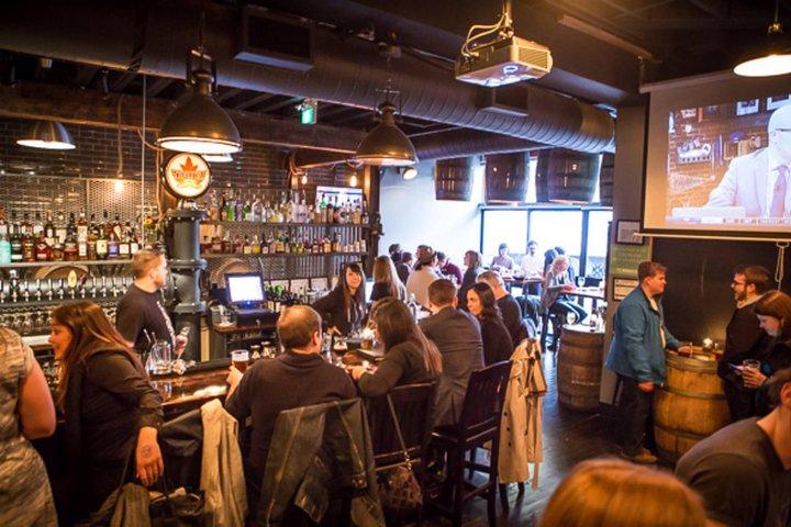 Bristol private pub hopping and sightseeing with local guide