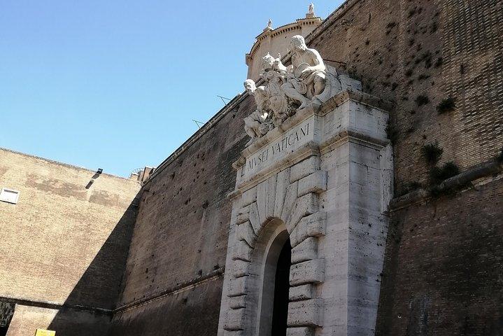 Vatican Museum's & Sistine Chapel No Line group Guided Tour