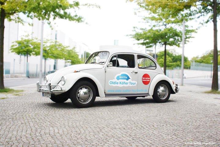 Private 4h Berlin Discovery Tour in an Oldtimer Volkswagen Beetle