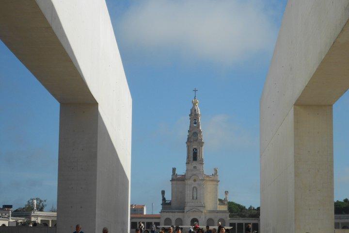 Fatima, Batalha, Nazare and Obidos Tour from Lisbon
