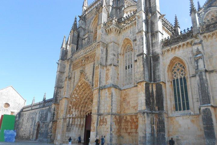 Fatima, Batalha, Nazare and Obidos Tour from Lisbon