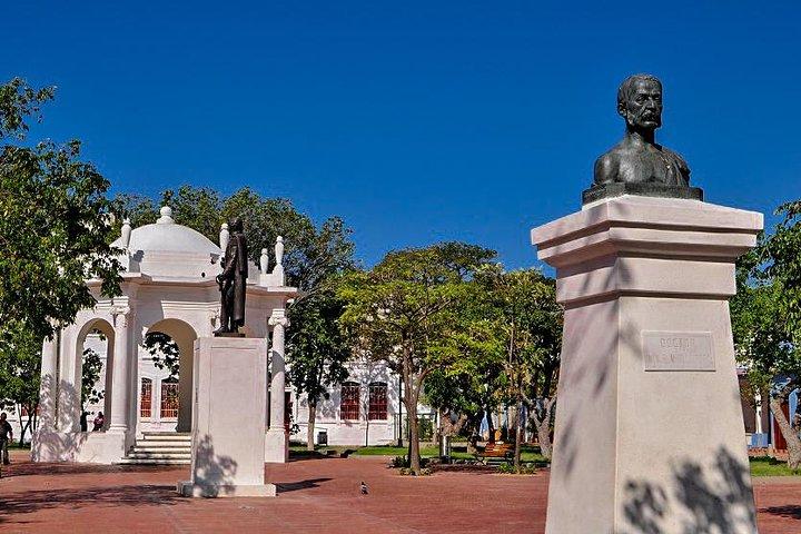 Private Santa Marta Historic Center Walking Tour