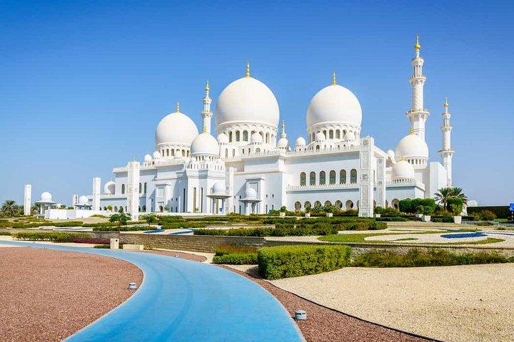 Abu Dhabi with Ferrari world Standard Tour