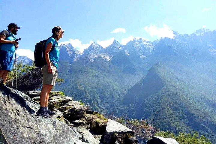 2 Days Tiger Leaping Gorge Hiking Group Tour