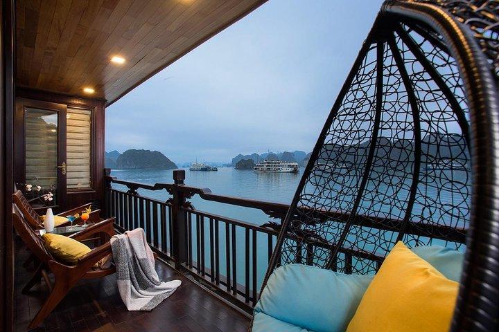 2D1N HaLong - LanHa Bay 5star (Bancony Cabin,Meals,Cave,Kayaking)