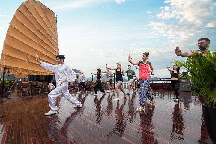 2D1N HaLong - LanHa Bay 5star (Bancony Cabin,Meals,Cave,Kayaking)
