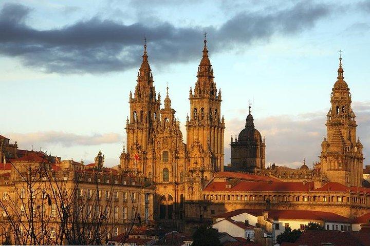 Porto: Santiago de Compostela and Valença do Minho Day Trip