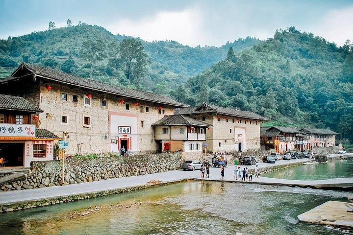 Tour Guide and Car: Private Day Tour to Tianluokeng Tulou and Yunshuiyao Village