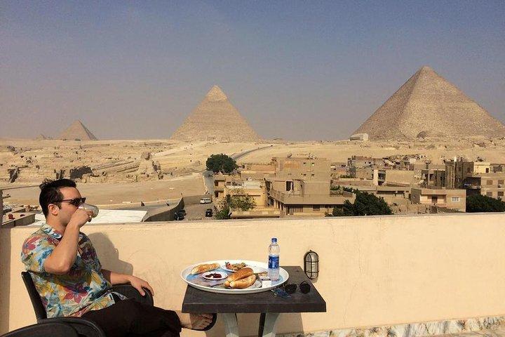 Great Pyramid Inn Lunch With Pyramids View