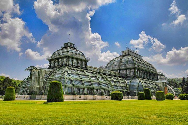 Private Transfer from Budapest to Vienna, English-speaking driver