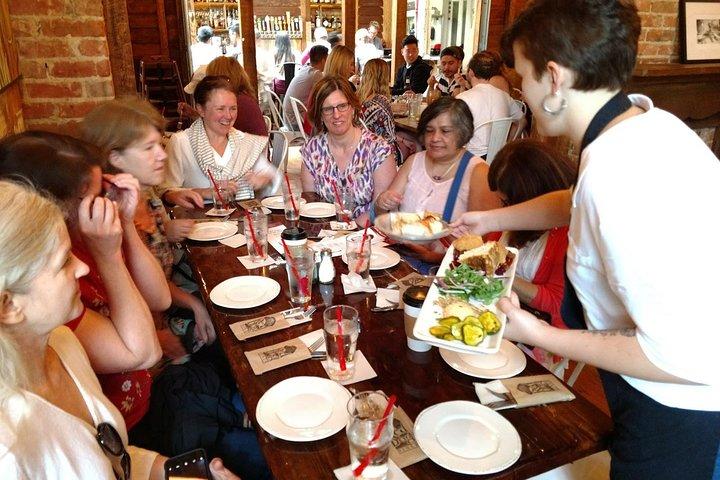 New Orleans Garden District Food & History Tour (10am Everyday)