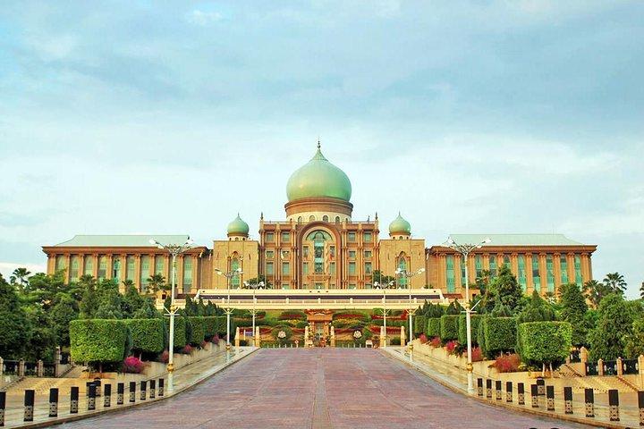 Kuala Lumpur City, Putrajaya and Batu Caves 3 in 1 Full Day Tour