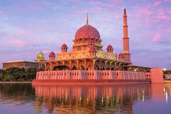 Kuala Lumpur City, Putrajaya and Batu Caves 3 in 1 Full Day Tour