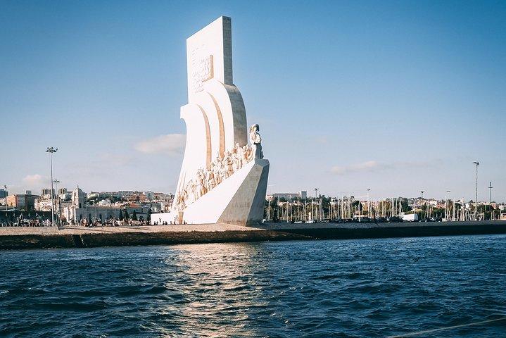 2h Private Group - Exclusive Boat Tour with Local Sailors