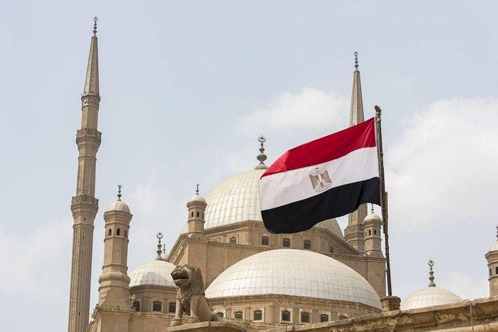 Private Half-Day Tour: Explore a Local Cairo Market and Neighborhood