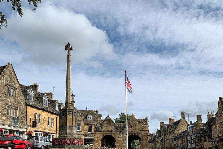 Private Full Day Excursion to the Cotswolds in a London Black Cab