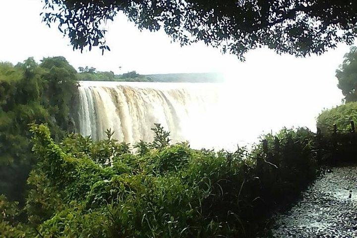 Guided Tour Of the Victoria Falls Zimbabwe