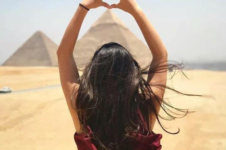 Special Offer to Visit Giza Pyramids and the Pharaonic Village.