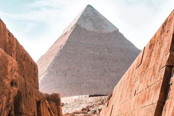 Special Offer to Visit Giza Pyramids and the Pharaonic Village.