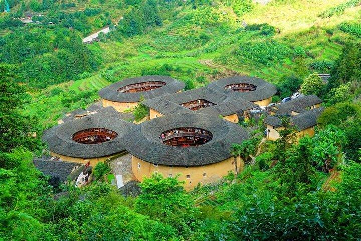 Tour Guide and Car: Private Day Tour to Tianluokeng Tulou and Yunshuiyao Village