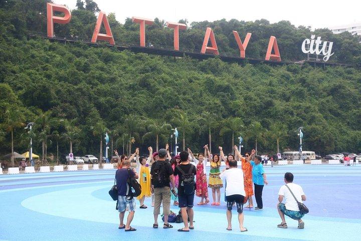 Pattaya Highlights: Floating Market & Iconic Landmarks