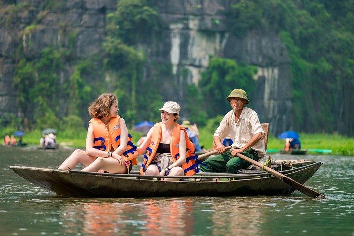 Ninh Binh Day Tour from Hanoi with Tam Coc Boat Trip & Mua Cave