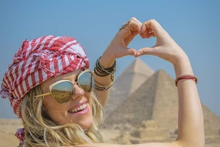 Giza Pyramids, Memphis and Saqqara private tour
