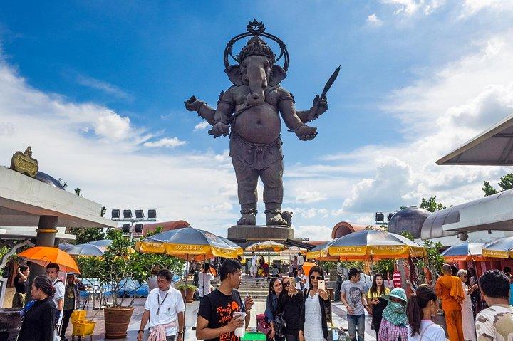 Chachoengsao One Day Trip from Bangkok : Historic Market & Temple