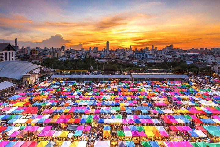 Bangkok Sunset Insta-worthy Landmarks Tour with Dinner