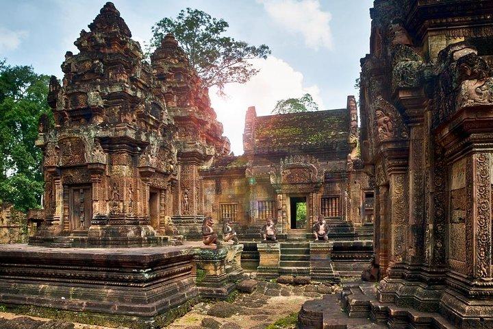 Banteay Srei and Beng Mealea Full Day Private tour