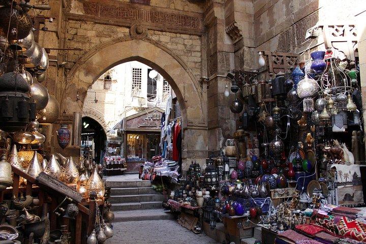 Day trip to Giza Pyramids Old Egyptian Museum & Bazaar