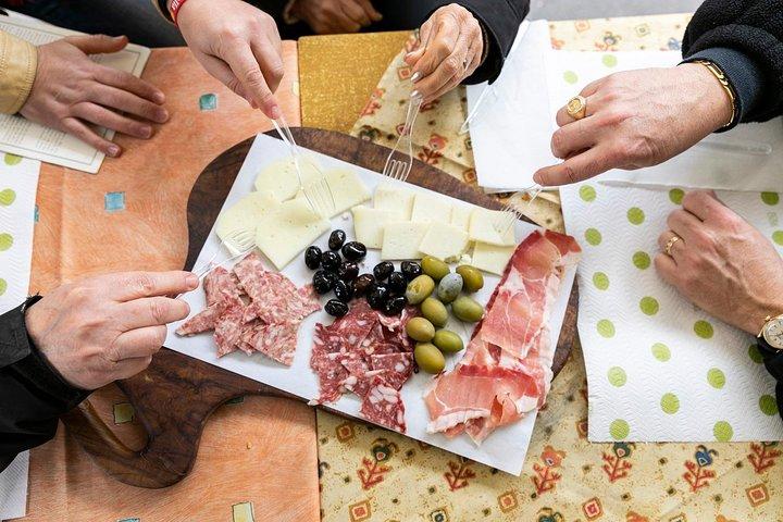 Florence Private Food Tour of 10+Tastings with Cheeses & Wines