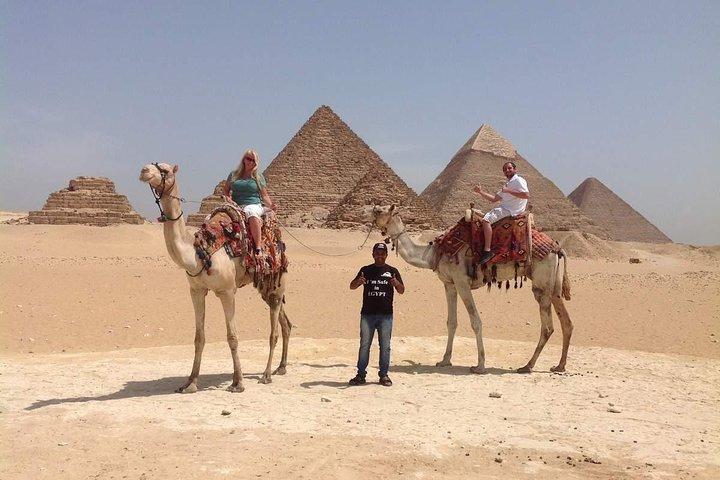 Day trip to Giza Pyramids Old Egyptian Museum & Bazaar