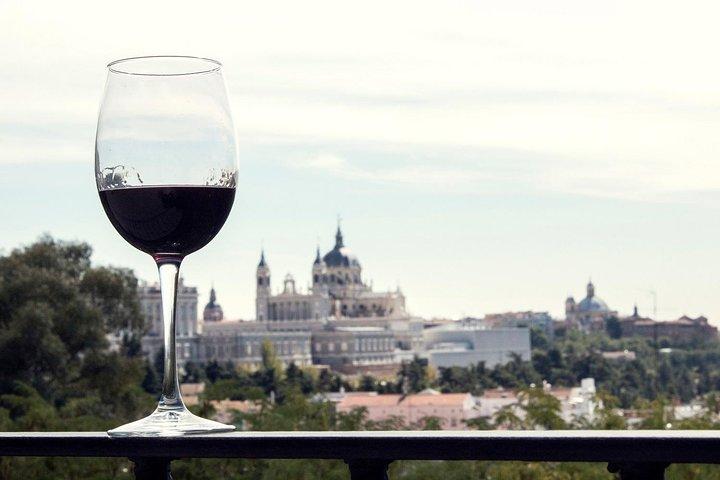 Private: Madrid Historic Centre Food Tour with 10+ Authentic