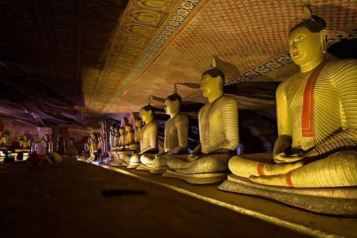 Dambulla & Sigiriya Day Tour from Colombo / Negombo with Lunch
