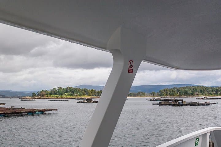 Rías Baixas Private Tour with Wine Tasing, Food, Mussels Boat and Pickup