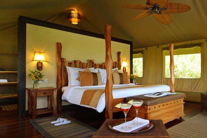 6 Days Mount Kenya, Aberdare, Lake Bogoria, Baringo, Lake Nakuru, Masai Mara