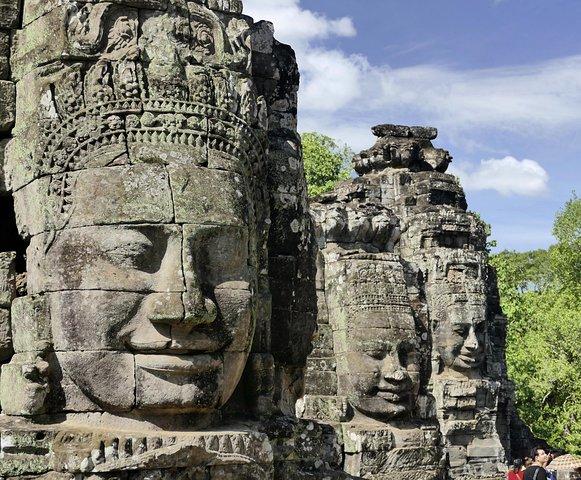 Personalized Angkor Wat Sunrise Guided Tour by TukTuk